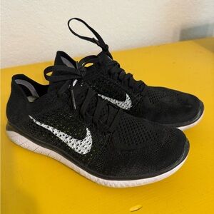 Nike Women’s FreeRun FlyKnit size 8.